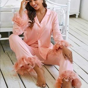 Pink feather pajamas set